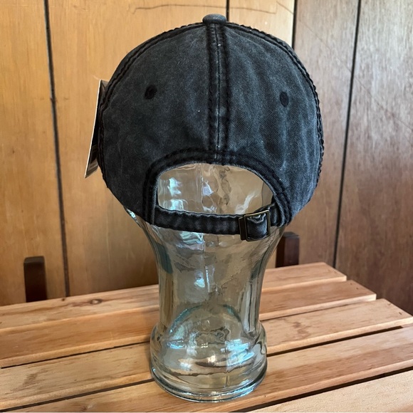 Matte Black Fleur de Lis Cap - Picture 6 of 9